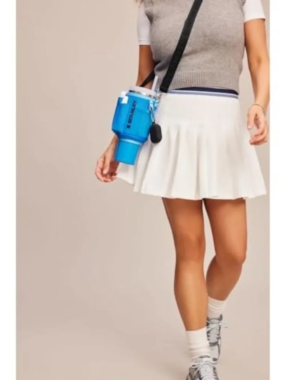 Stanley 40 oz Quencher Cross Body Carry All with Carry Strap Blue New in Box - Picture 7 of 7